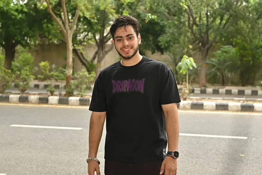 GLOWMANCER- OVERSIZED TEE